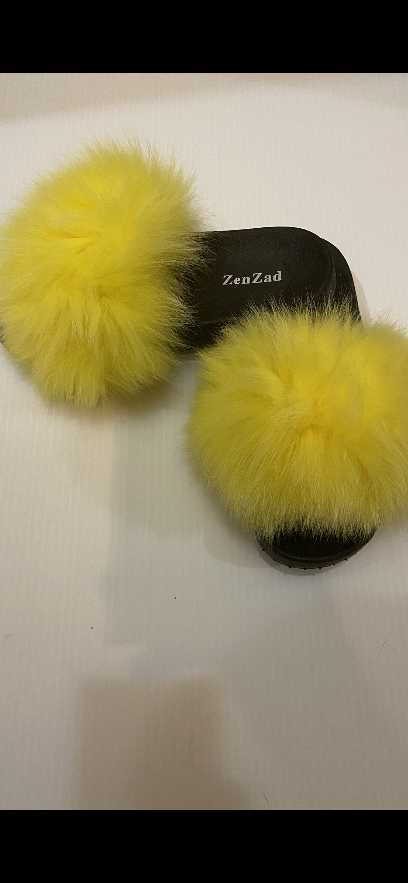 Yellow ting fur slippers